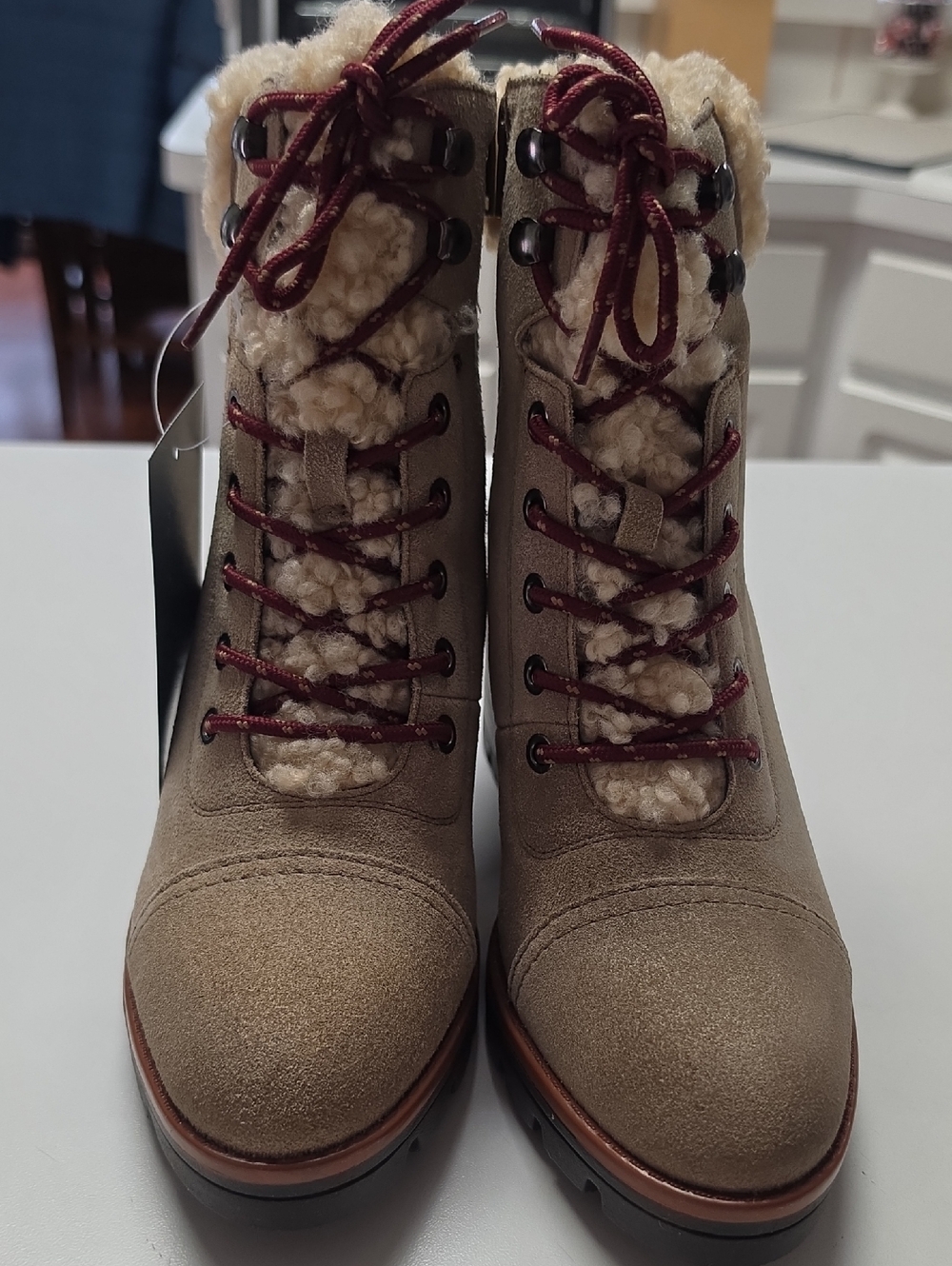 New Womens Naturalizer Oatmeal Color Waterproof Booties With Fur. Size 8.5 Med - Picture 2 of 11